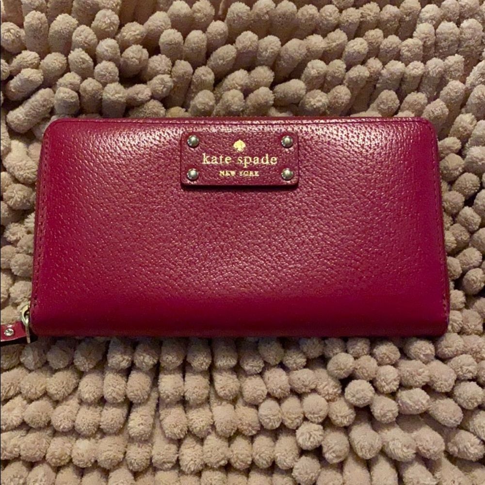 Like New! Kate Spade ZIP Around Wallet